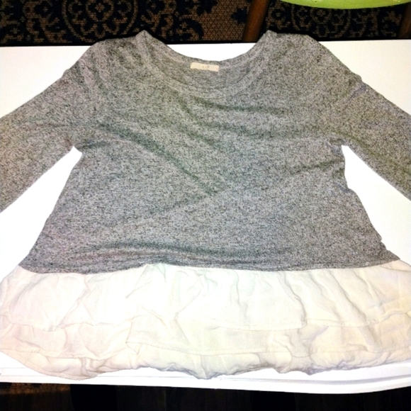 Women's Le Lis Contrasting Jersey Knit Off White Ruffle Border Tunic Top Size M - Picture 1 of 14